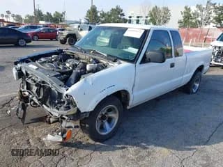 ✅ 2000 Chevrolet S-10 LS • VIN: 1GCCS19W5Y8313840 • Лот: 41592172. Опубликован ранее на IAAI с пробегом 245 967 миль. Бесплатный доступ к архиву аукционных продаж из США и подробный отчёт об истории автомобиля на DreamBid. Изображение 2.