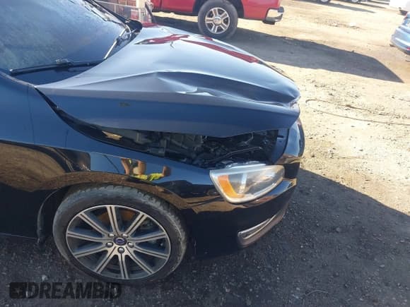 ✅ 2016 Volvo S60 T5 Drive-E Premier • VIN: LYV402FK1GB091329 • Lot: 41245571. Listed on IAAI with Not provided. Free auction sales archive from the USA and detailed vehicle history report at DreamBid. Image 13.