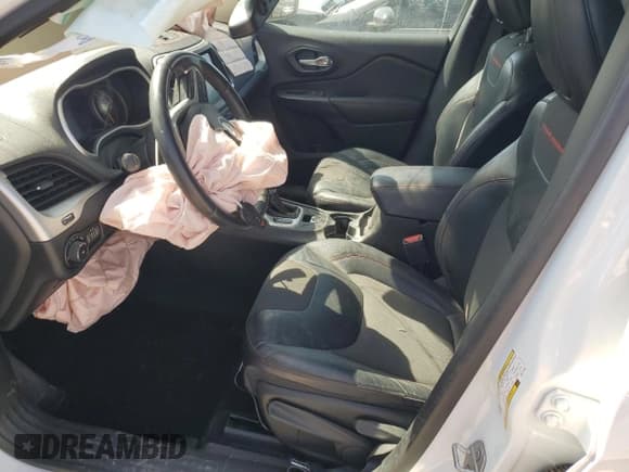 ✅ 2016 Jeep Cherokee Trailhawk • VIN: 1C4PJMBB4GW311259 • Lot: 64332725. Wystawiony na Copart z przebiegiem 133 644 mil. Bezpłatny archiwum sprzedaży aukcyjnych z USA i szczegółowy raport historii pojazdu na DreamBid. Zdjęcie 7.