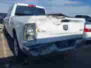 2024 Ram 1500 SLT z VIN 1C6RR7GG0RS156623, wystawiony jako IAAI lot #42702884 z przebiegiem 27 953 mil mil oraz . Historia ofert i sprzedaży dostępna na DreamBid. Obrazek 6.