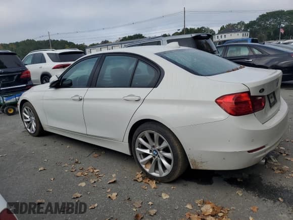 ✅ 2015 BMW 3 Series 320i xDrive • VIN: WBA3C3G59FNT53143 • Lot: 85010515. Wystawiony na Copart z przebiegiem 213 154 mil. Bezpłatny archiwum sprzedaży aukcyjnych z USA i szczegółowy raport historii pojazdu na DreamBid. Zdjęcie 2.