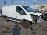 ✅ 2015 Ford Transit Cargo • VIN: 1FTYR1ZM7FKB05121 • Лот: 41461900. Опубликован ранее на IAAI с пробегом 190 821 миль. Бесплатный доступ к архиву аукционных продаж из США и подробный отчёт об истории автомобиля на DreamBid. Изображение 1.