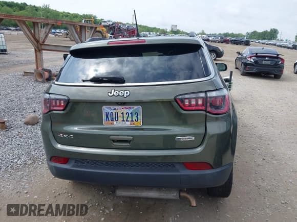 ✅ 2018 Jeep Compass Latitude • VIN: 3C4NJDBB8JT184990 • Lot: 42354000. Listed on IAAI with 77,444 mi. Free auction sales archive from the USA and detailed vehicle history report at DreamBid. Image 17.