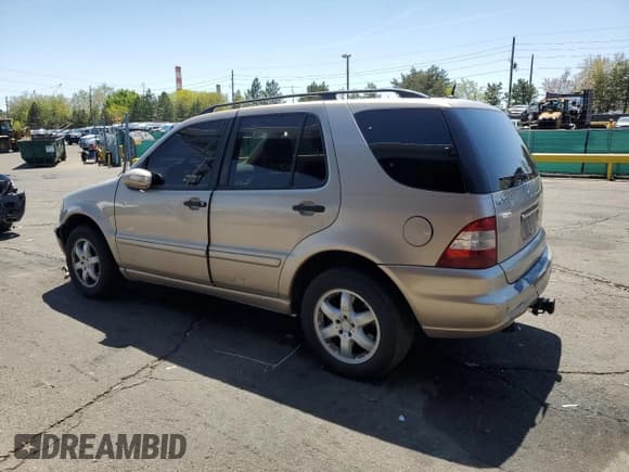 ✅ 2004 Mercedes-Benz M 500 • VIN: 4JGAB75E54A516264 • Lot: 55651025. Wystawiony na Copart z przebiegiem 258 279 mil. Bezpłatny archiwum sprzedaży aukcyjnych z USA i szczegółowy raport historii pojazdu na DreamBid. Zdjęcie 2.