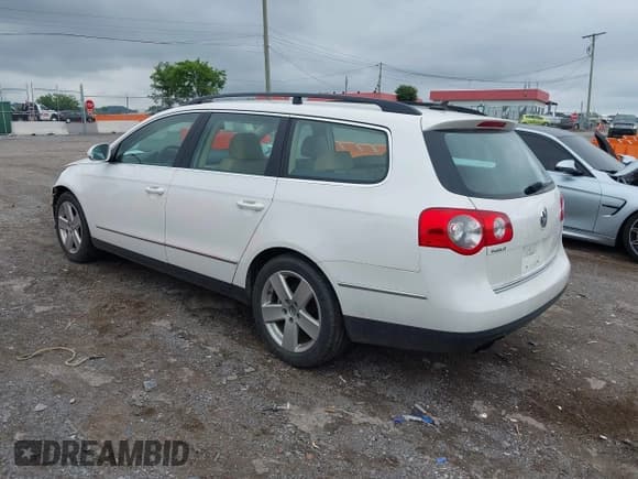✅ 2008 Volkswagen Passat Komfort • VIN: WVWLK73C18E114867 • Лот: 42510099. Опубликован ранее на IAAI с пробегом 110 743 миль. Бесплатный доступ к архиву аукционных продаж из США и подробный отчёт об истории автомобиля на DreamBid. Изображение 3.