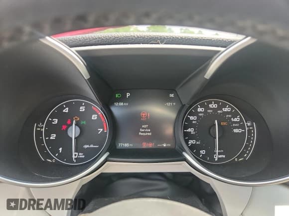 ✅ 2018 Alfa Romeo Giulia Ti • VIN: ZARFAECN7J7589963 • Lot: 64100835. Listed on Copart with 77,185 mi. Free auction sales archive from the USA and detailed vehicle history report at DreamBid. Image 9.