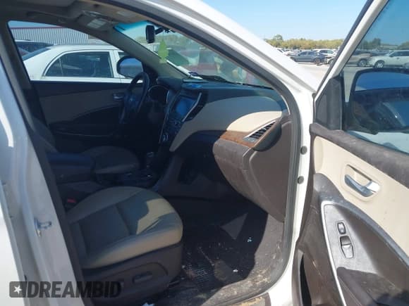 ✅ 2017 Hyundai Santa Fe Limited Ultimate • VIN: KM8SR4HF3HU168746 • Лот: 43699112. Опубликован ранее на IAAI с пробегом 175 947 миль. Бесплатный доступ к архиву аукционных продаж из США и подробный отчёт об истории автомобиля на DreamBid. Изображение 5.