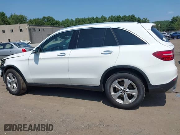 ✅ 2018 Mercedes-Benz GLC 300 • VIN: WDC0G4KB8JV080731 • Лот: 42921320. Опубликован ранее на IAAI с пробегом 68 101 миль. Бесплатный доступ к архиву аукционных продаж из США и подробный отчёт об истории автомобиля на DreamBid. Изображение 14.
