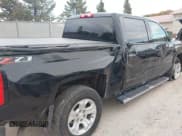 ✅ 2018 Chevrolet Silverado 1500 LT • VIN: 3GCUKREC1JG239914 • Lot: 43556230. Wystawiony na IAAI z przebiegiem 124 227 mil. Bezpłatny archiwum sprzedaży aukcyjnych z USA i szczegółowy raport historii pojazdu na DreamBid. Zdjęcie 6.