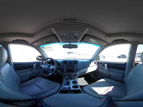 ✅ 2013 Toyota Highlander SE • VIN: 5TDZK3EH9DS103583 • Лот: 43472460. Опубликован ранее на IAAI с пробегом 105 782 миль. Бесплатный доступ к архиву аукционных продаж из США и подробный отчёт об истории автомобиля на DreamBid. Изображение 19.