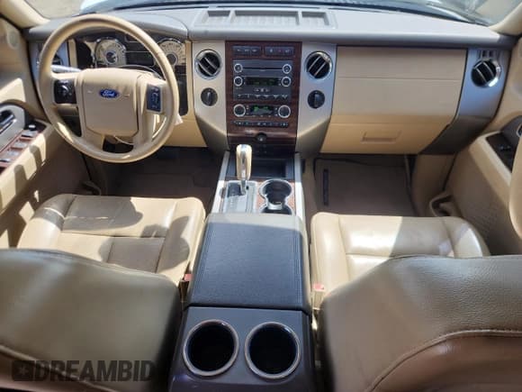 ✅ 2013 Ford Expedition XLT • VIN: 1FMJU1J57DEF47893 • Lot: 70182695. Listed on Copart with 121,192 mi. Free auction sales archive from the USA and detailed vehicle history report at DreamBid. Image 8.