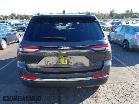 ✅ 2023 Jeep Grand Cherokee Laredo • VIN: 1C4RJHAG4PC586189 • Lot: 43442603. Wystawiony na IAAI z przebiegiem 18 272 mil. Bezpłatny archiwum sprzedaży aukcyjnych z USA i szczegółowy raport historii pojazdu na DreamBid. Zdjęcie 16.