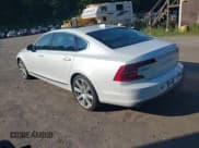 ✅ 2018 Volvo S90 Inscription • VIN: LVY992ML8JP007292 • Lot: 42623413. Wystawiony na IAAI z przebiegiem 90 616 mil. Bezpłatny archiwum sprzedaży aukcyjnych z USA i szczegółowy raport historii pojazdu na DreamBid. Zdjęcie 3.