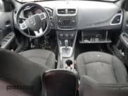 ✅ 2013 Dodge Avenger SXT • VIN: 1C3CDZCB7DN568410 • Lot: 42318385. Wystawiony na Copart z przebiegiem 152 706 mil. Bezpłatny archiwum sprzedaży aukcyjnych z USA i szczegółowy raport historii pojazdu na DreamBid. Zdjęcie 8.