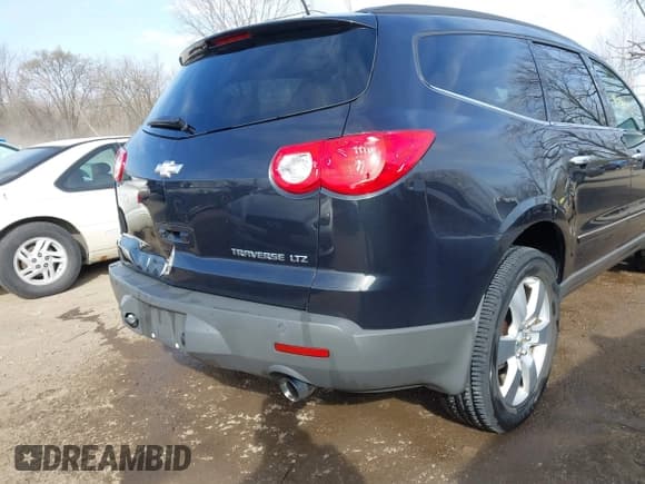 ✅ 2010 Chevrolet Traverse LTZ • VIN: 1GNLRHED7AJ236676 • Лот: 41794975. Опубликован ранее на IAAI с пробегом 78 739 миль. Бесплатный доступ к архиву аукционных продаж из США и подробный отчёт об истории автомобиля на DreamBid. Изображение 6.