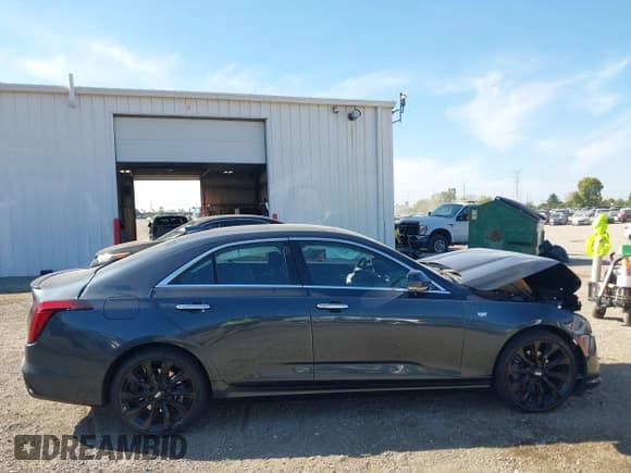 ✅ 2022 Cadillac CT4 Premium Luxury • VIN: 1G6DF5RL3N0118192 • Lot: 43351686. Wystawiony na IAAI z przebiegiem 23 425 mil. Bezpłatny archiwum sprzedaży aukcyjnych z USA i szczegółowy raport historii pojazdu na DreamBid. Zdjęcie 13.