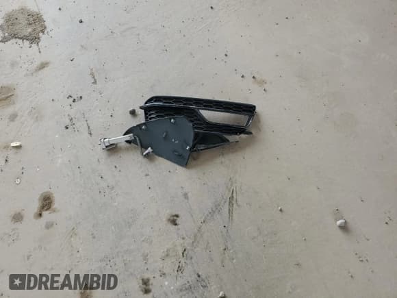 ✅ 2016 Audi A5 Premium Plus • VIN: WAUM2AFH8GN010834 • Lot: 60166245. Wystawiony na Copart z przebiegiem 21 390 mil. Bezpłatny archiwum sprzedaży aukcyjnych z USA i szczegółowy raport historii pojazdu na DreamBid. Zdjęcie 12.