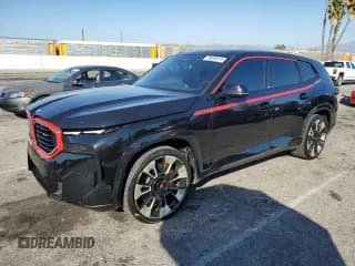 ✅ 2023 BMW XM • VIN: 5YM23CS08P9S50050 • Лот: 90093515. Опубликован ранее на Copart с пробегом 9 289 миль. Бесплатный доступ к архиву аукционных продаж из США и подробный отчёт об истории автомобиля на DreamBid. Изображение 1.