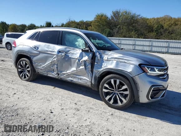 ✅ 2021 Volkswagen Atlas SEL Premium R-Line • VIN: 1V2FE2CA1MC238762 • Lot: 90416965. Listed on Copart with 71,248 mi. Free auction sales archive from the USA and detailed vehicle history report at DreamBid. Image 4.