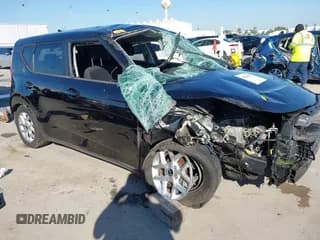 ✅ 2023 Kia Soul LX • VIN: KNDJ23AU8P7863440 • Лот: 43621897. Опубликован ранее на IAAI с пробегом Не указан. Бесплатный доступ к архиву аукционных продаж из США и подробный отчёт об истории автомобиля на DreamBid. Изображение 1.