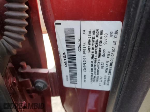 ✅ 2004 Volvo V70 • VIN: YV1SW61T442366955 • Lot: 74592304. Listed on Copart with 165,813 mi. Free auction sales archive from the USA and detailed vehicle history report at DreamBid. Image 13.