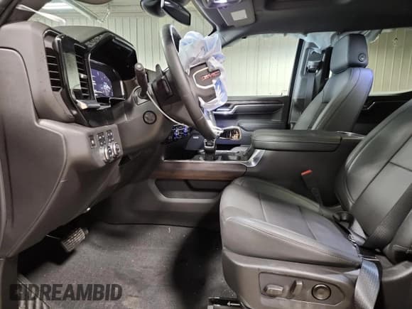 ✅ 2024 GMC Sierra 1500 SLT • VIN: 3GTUUDEL4RG372532 • Лот: 82303435. Опубликован ранее на Copart с пробегом 12 726 миль. Бесплатный доступ к архиву аукционных продаж из США и подробный отчёт об истории автомобиля на DreamBid. Изображение 7.