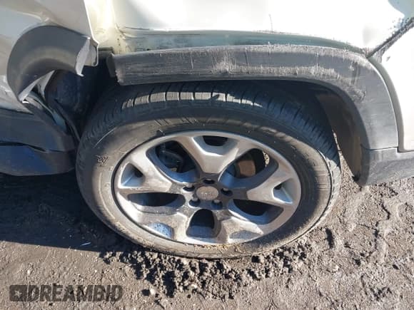 ✅ 2018 Jeep Compass Limited • VIN: 3C4NJCCB6JT318761 • Lot: 43819936. Listed on IAAI with 57,441 mi. Free auction sales archive from the USA and detailed vehicle history report at DreamBid. Image 17.