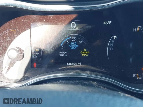 2018 Jeep Grand Cherokee Altitude z VIN 1C4RJFAG4JC343770, wystawiony jako IAAI lot #43439599 z przebiegiem 136 804 mil mil oraz . Historia ofert i sprzedaży dostępna na DreamBid. Obrazek 7.