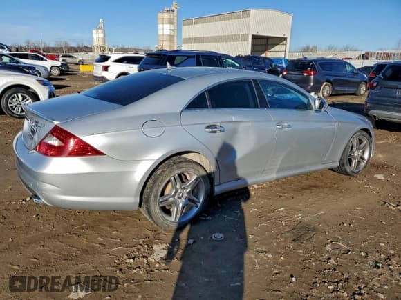 ✅ 2007 Mercedes-Benz CLS 550 • VIN: WDDDJ72X07A098748 • Лот: 93990035. Опубликован ранее на Copart с пробегом Не указан. Бесплатный доступ к архиву аукционных продаж из США и подробный отчёт об истории автомобиля на DreamBid. Изображение 3.