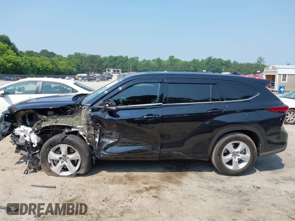 ✅ 2022 Toyota Highlander LE • VIN: 5TDZZRAH8NS556485 • Лот: 42414982. Опубликован ранее на IAAI с пробегом 30 000 миль. Бесплатный доступ к архиву аукционных продаж из США и подробный отчёт об истории автомобиля на DreamBid. Изображение 15.
