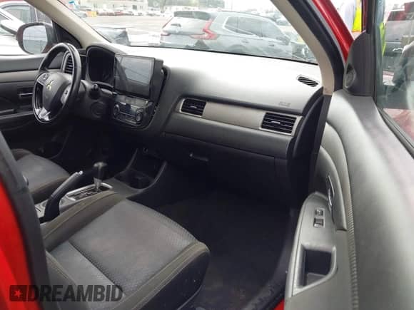 2016 Mitsubishi Outlander SE z VIN JA4AD3A35GZ040271, wystawiony jako IAAI lot #43249180 z przebiegiem 160 533 mil mil oraz . Historia ofert i sprzedaży dostępna na DreamBid. Obrazek 5.