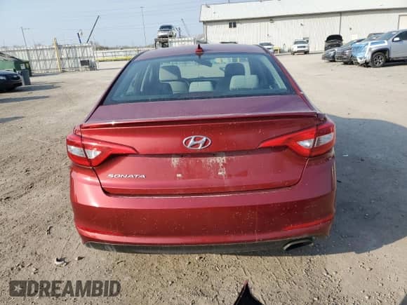 2015 Hyundai Sonata SE z VIN 5NPE24AF5FH006642, wystawiony jako Copart lot #59876025 z przebiegiem 157 044 mil mil oraz Nie do naprawy • Non repairable. Historia ofert i sprzedaży dostępna na DreamBid. Obrazek 6.