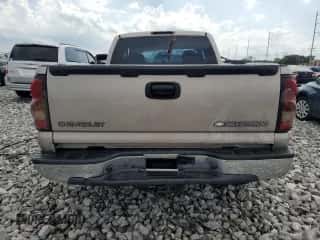 ✅ 2005 Chevrolet Silverado 1500 LS • VIN: 2GCEC19V051204004 • Lot: 71098384. Wystawiony na Copart z przebiegiem 220 150 mil mil. Skorzystaj z bezpłatnego archiwum sprzedaży aukcyjnych z USA i zobacz szczegółowy raport historii pojazdu na DreamBid. Zdjęcie 6.