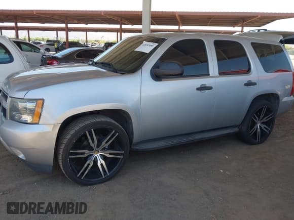✅ 2012 Chevrolet Tahoe Commercial • VIN: 1GNLC2E06CR183680 • Lot: 42692485. Wystawiony na IAAI z przebiegiem 177 100 mil. Bezpłatny archiwum sprzedaży aukcyjnych z USA i szczegółowy raport historii pojazdu na DreamBid. Zdjęcie 17.