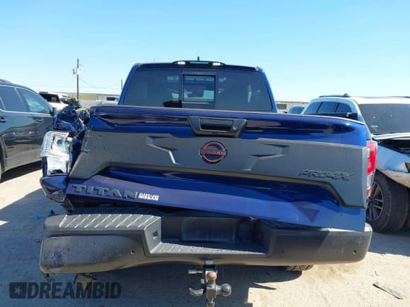 ✅ 2024 Nissan Titan Pro-4X • VIN: 1N6AA1ED8RN102730 • Lot: 43590774. Wystawiony na IAAI z przebiegiem 14 426 mil. Bezpłatny archiwum sprzedaży aukcyjnych z USA i szczegółowy raport historii pojazdu na DreamBid. Zdjęcie 16.