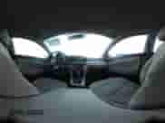 2017 Hyundai Elantra SE z VIN 5NPD84LF9HH046782, wystawiony jako IAAI lot #43357114 z przebiegiem 100 895 mil mil oraz . Historia ofert i sprzedaży dostępna na DreamBid. Obrazek 19.