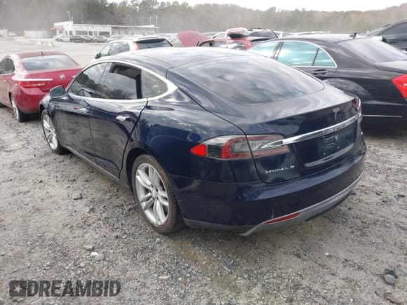 ✅ 2013 Tesla Model S • VIN: 5YJSA1AG8DFP11461 • Лот: 43775767. Опубликован ранее на IAAI с пробегом 76 723 миль. Бесплатный доступ к архиву аукционных продаж из США и подробный отчёт об истории автомобиля на DreamBid. Изображение 3.