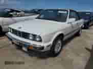 1990 BMW 3 Series z VIN WBABB2319LEC20795, wystawiony jako Copart lot #75079694 z przebiegiem 155 682 mil mil oraz Szkoda całkowita • Salvage title. Historia ofert i sprzedaży dostępna na DreamBid. Obrazek 1.