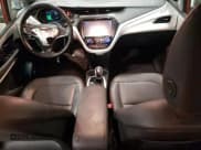 ✅ 2020 Chevrolet Bolt EV Premier • VIN: 1G1FZ6S01L4123196 • Lot: 74640524. Wystawiony na Copart z przebiegiem 83 474 mil. Bezpłatny archiwum sprzedaży aukcyjnych z USA i szczegółowy raport historii pojazdu na DreamBid. Zdjęcie 8.