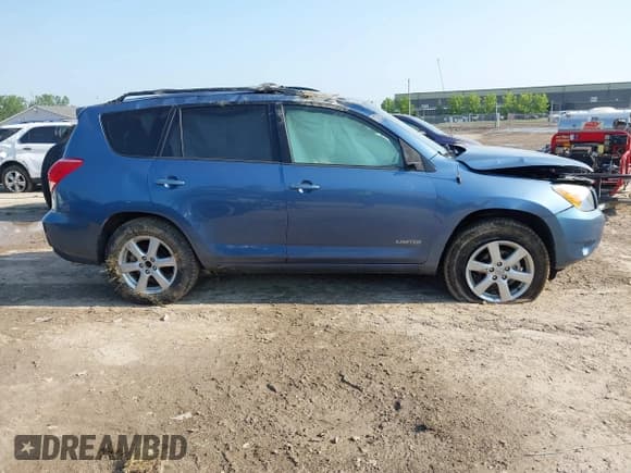 ✅ 2007 Toyota RAV4 Limited • VIN: JTMBD31V075081281 • Lot: 42474927. Wystawiony na IAAI z przebiegiem 190 714 mil. Bezpłatny archiwum sprzedaży aukcyjnych z USA i szczegółowy raport historii pojazdu na DreamBid. Zdjęcie 13.