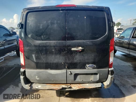 ✅ 2015 Ford Transit Cargo • VIN: 1FTNE1YMXFKB27372 • Lot: 80867355. Wystawiony na Copart z przebiegiem 128 366 mil. Bezpłatny archiwum sprzedaży aukcyjnych z USA i szczegółowy raport historii pojazdu na DreamBid. Zdjęcie 6.