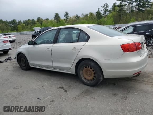 ✅ 2011 Volkswagen Jetta SE • VIN: 3VWDZ7AJ1BM028913 • Lot: 57152875. Listed on Copart with 238,844 mi. Free auction sales archive from the USA and detailed vehicle history report at DreamBid. Image 2.