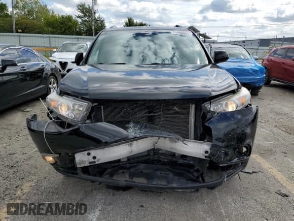 ✅ 2013 Toyota Highlander Limited • VIN: 5TDDK3EH1DS258039 • Lot: 71460005. Wystawiony na Copart z przebiegiem 135 901 mil. Bezpłatny archiwum sprzedaży aukcyjnych z USA i szczegółowy raport historii pojazdu na DreamBid. Zdjęcie 5.