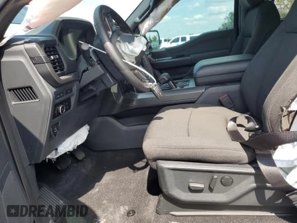 ✅ 2024 Ford F-150 XLT • VIN: 1FTEW3KP7RKF49700 • Lot: 70603445. Wystawiony na Copart z przebiegiem 6 571 mil. Bezpłatny archiwum sprzedaży aukcyjnych z USA i szczegółowy raport historii pojazdu na DreamBid. Zdjęcie 7.