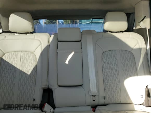 ✅ 2022 Lincoln Nautilus Black Label • VIN: 2LMPJ9JP6NBL17380 • Lot: 82196015. Listed on Copart with 12,698 mi. Free auction sales archive from the USA and detailed vehicle history report at DreamBid. Image 10.