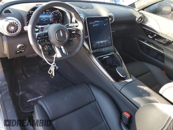 ✅ 2024 Mercedes-Benz AMG GT 55 • VIN: W1KRJ8ABXRF001921 • Lot: 82652924. Wystawiony na Copart z przebiegiem 2 622 mil. Bezpłatny archiwum sprzedaży aukcyjnych z USA i szczegółowy raport historii pojazdu na DreamBid. Zdjęcie 8.