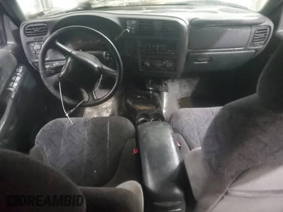 2001 Chevrolet S-10 LS z VIN 1GCDT13W91K187422, wystawiony jako Copart lot #72997884 z przebiegiem Nie podano mil oraz Szkoda całkowita • Salvage title. Historia ofert i sprzedaży dostępna na DreamBid. Obrazek 8.