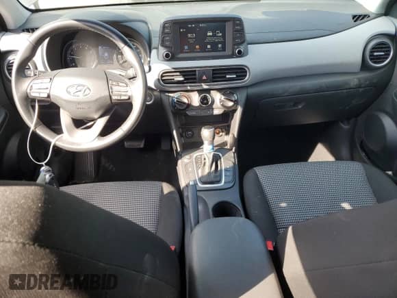 2020 Hyundai Kona SEL с VIN KM8K22AA3LU519848, выставлен на аукционе Copart как лот 46013323 с пробегом 50 217 миль миль и . История ставок и продаж доступна на DreamBid. Изображение 8.