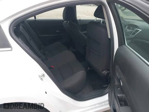 2014 Chevrolet Cruze 1LT z VIN 1G1PC5SB2E7401106, wystawiony jako IAAI lot #43573350 z przebiegiem 108 498 mil mil oraz . Historia ofert i sprzedaży dostępna na DreamBid. Obrazek 8.