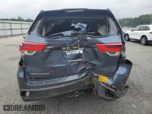 ✅ 2017 Toyota Highlander LE • VIN: 5TDZARFH4HS028401 • Lot: 68082975. Listed on Copart with Not provided. Free auction sales archive from the USA and detailed vehicle history report at DreamBid. Image 6.